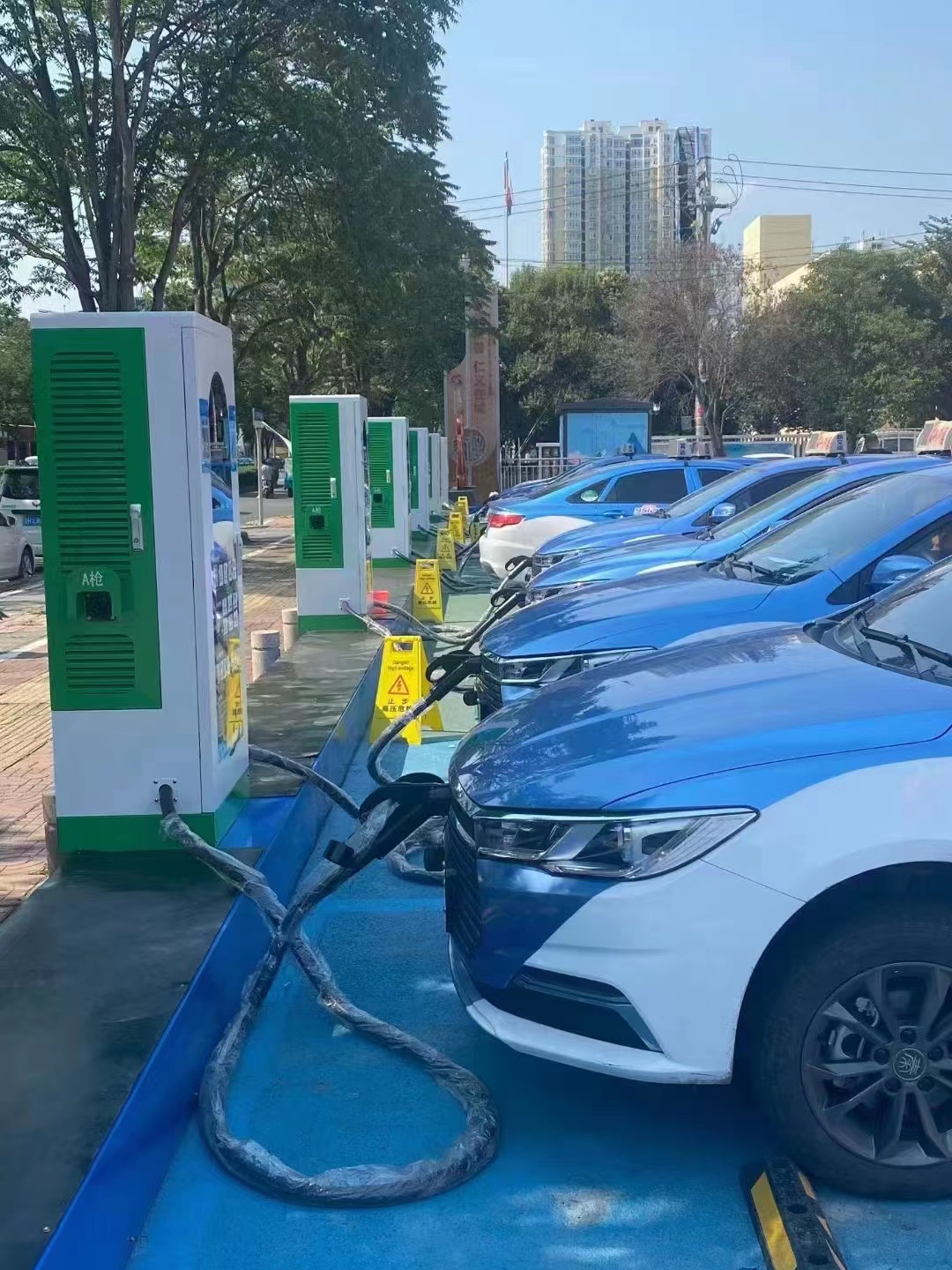 充電樁的建設運營-汽車充電樁_充電樁生產_充電樁廠家_深圳耀萊充新能源科技有限公司